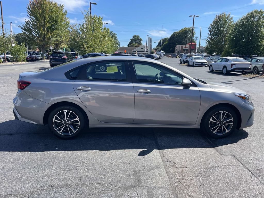 Used 2024 Kia Forte LXS FWD image 7
