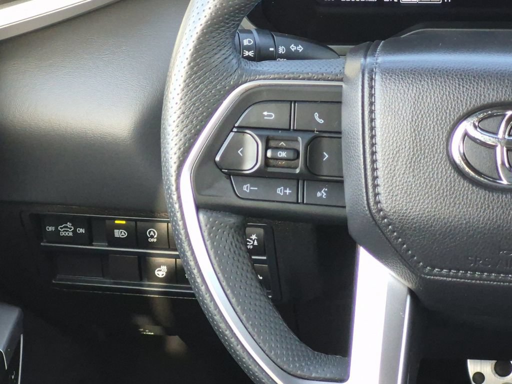 Used 2025 Toyota Tundra Platinum AWD/4WD image 24