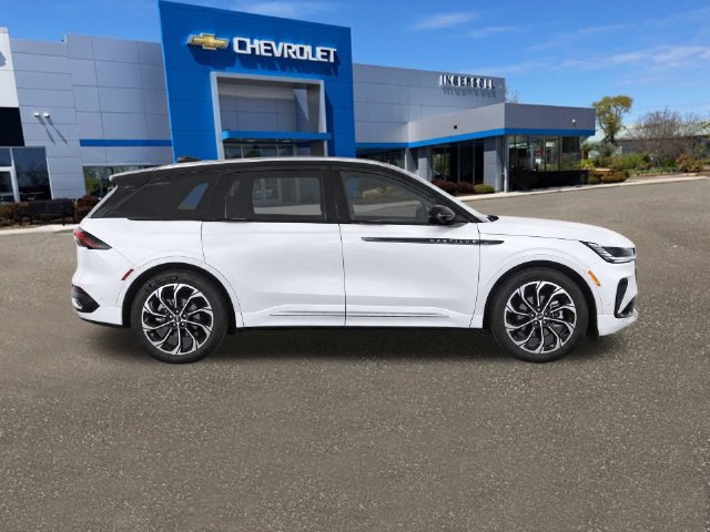 Used 2024 Lincoln Nautilus Reserve AWD/4WD image 9