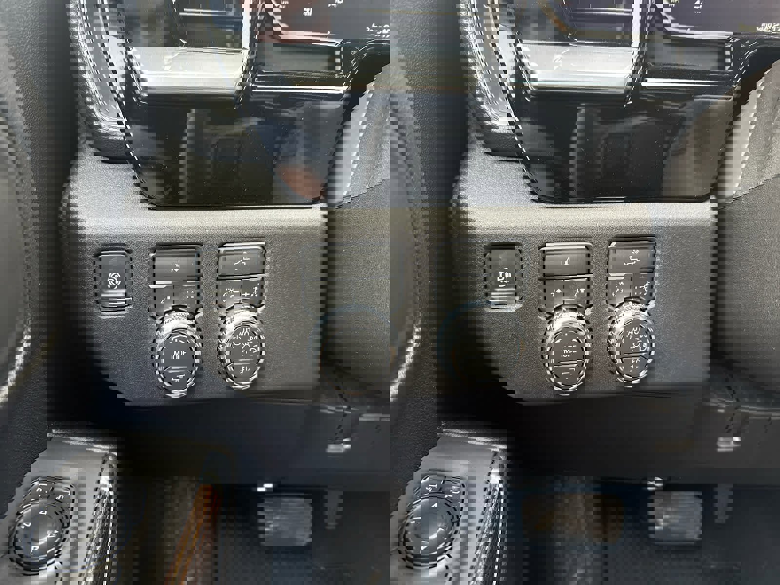 New 2026 GMC Sierra 3500 SLE w/ SLE Convenience Package image 20