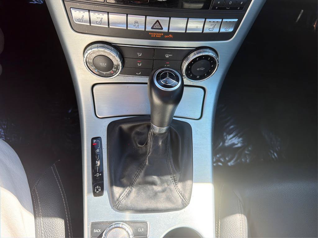 Used 2015 Mercedes-Benz SLK 250 w/ Premium Package image 31
