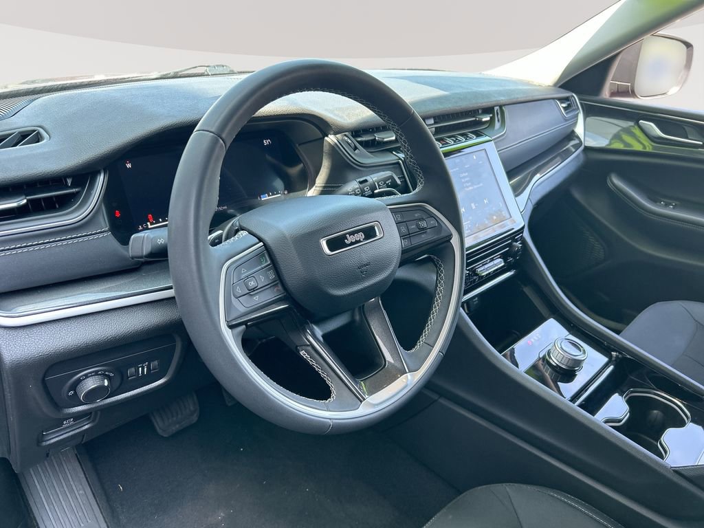 Used 2023 Jeep Grand Cherokee L Laredo AWD/4WD image 14