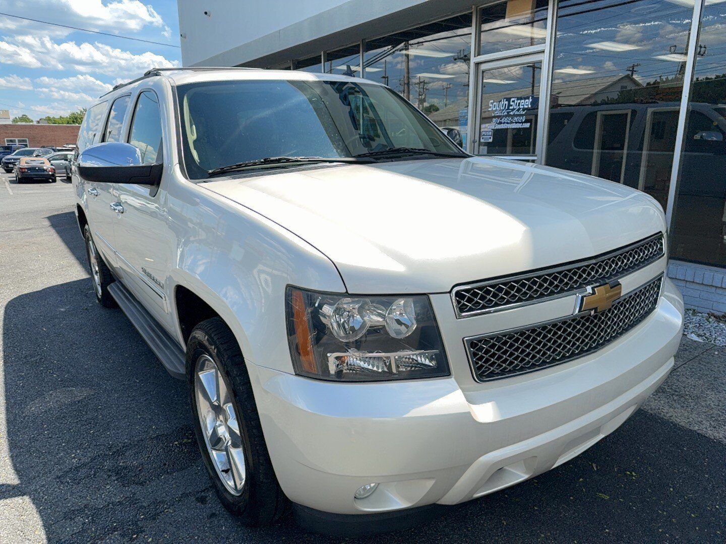 Used 2012 Chevrolet Suburban LTZ AWD/4WD image 2