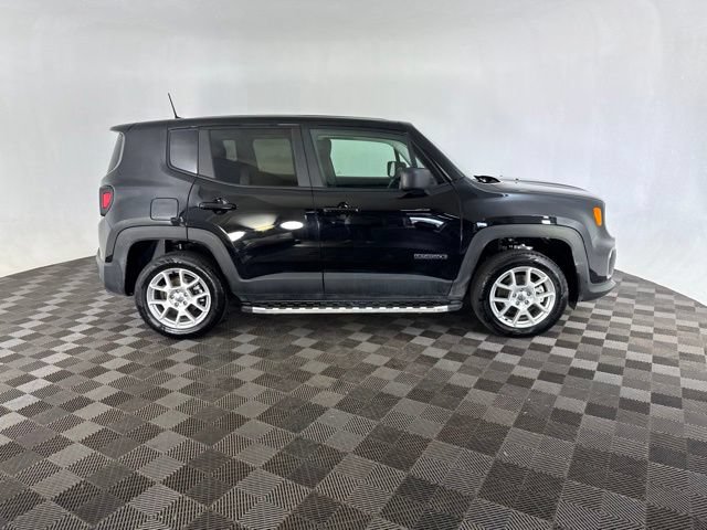 Used 2023 Jeep Renegade Latitude AWD/4WD image 6