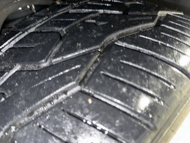 Used 2011 Cadillac Escalade EXT Luxury image 25