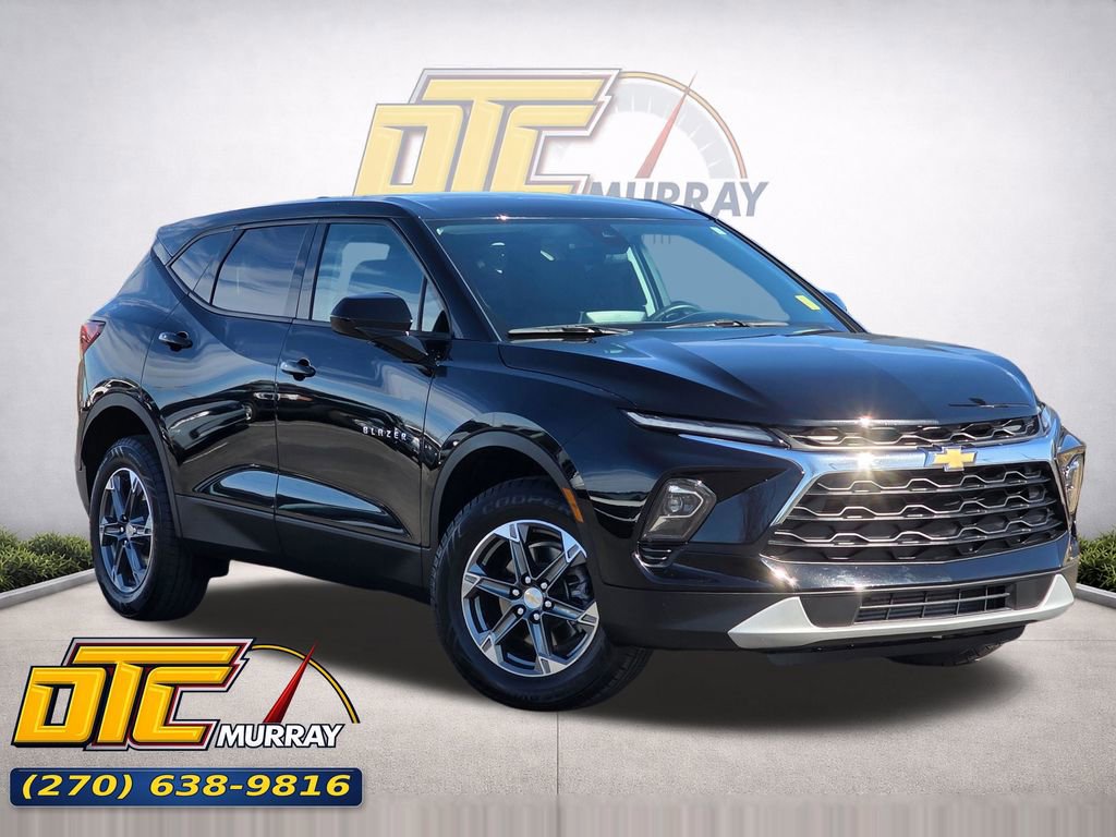 Used 2025 Chevrolet Blazer LT image 1