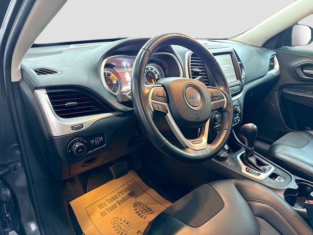 Used 2017 Jeep Cherokee Trailhawk w/ Cold Weather Group AWD/4WD image 7
