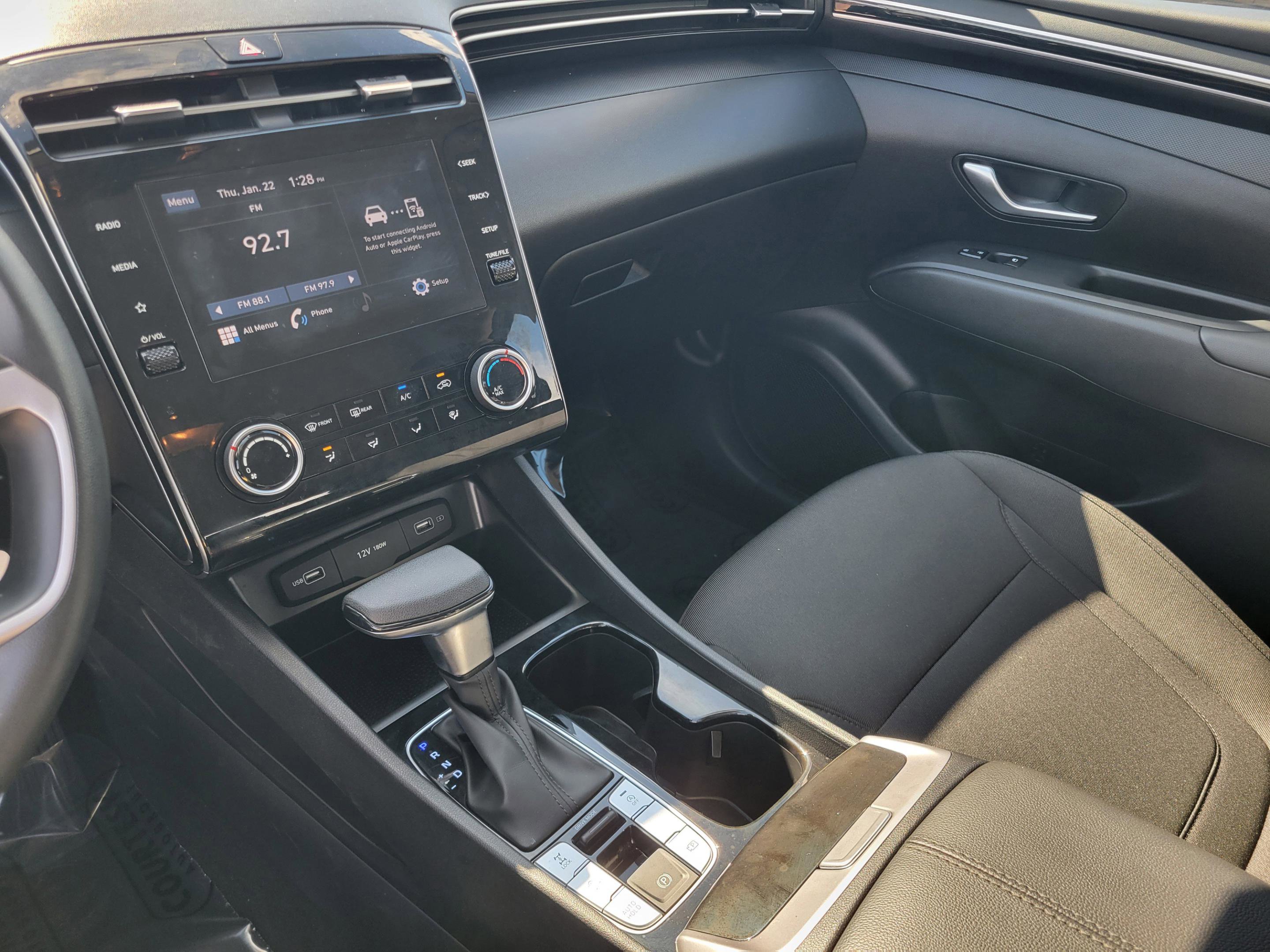 Certified 2023 Hyundai Tucson SE image 32