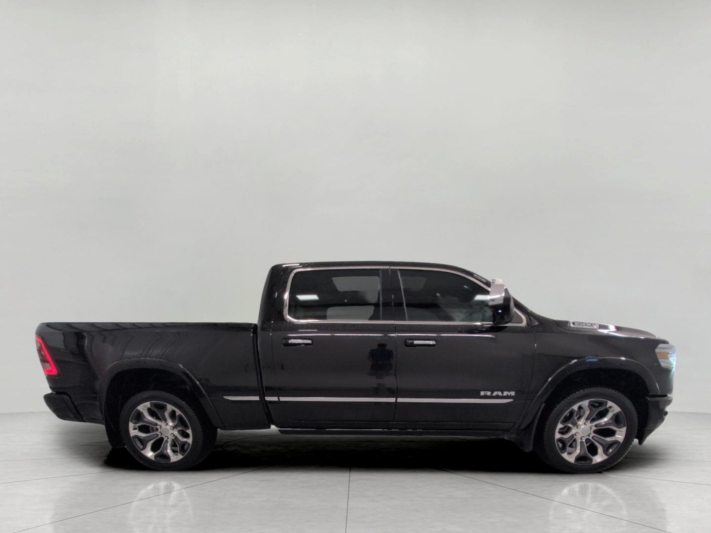 Used 2021 RAM 1500 Limited AWD/4WD image 11