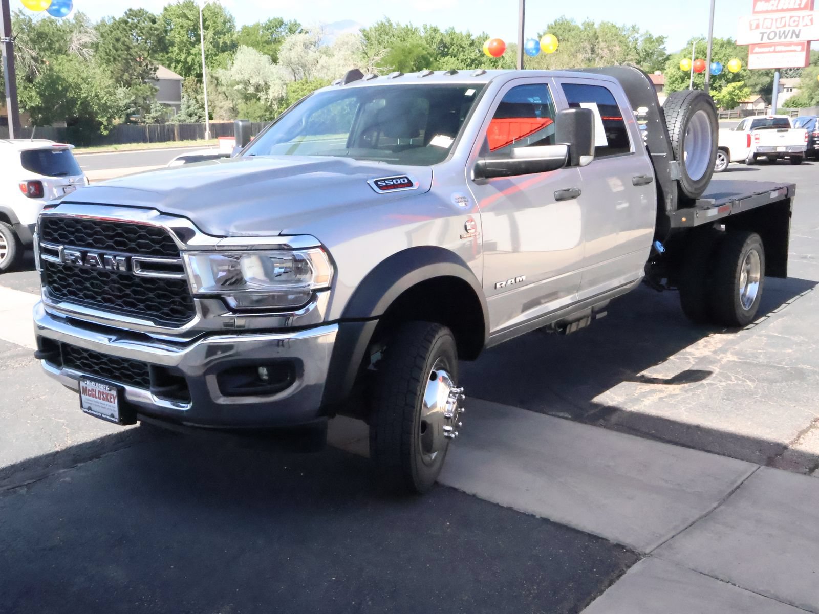 Used 2022 RAM 5500 Tradesman w/ Chrome Appearance Group AWD/4WD image 12