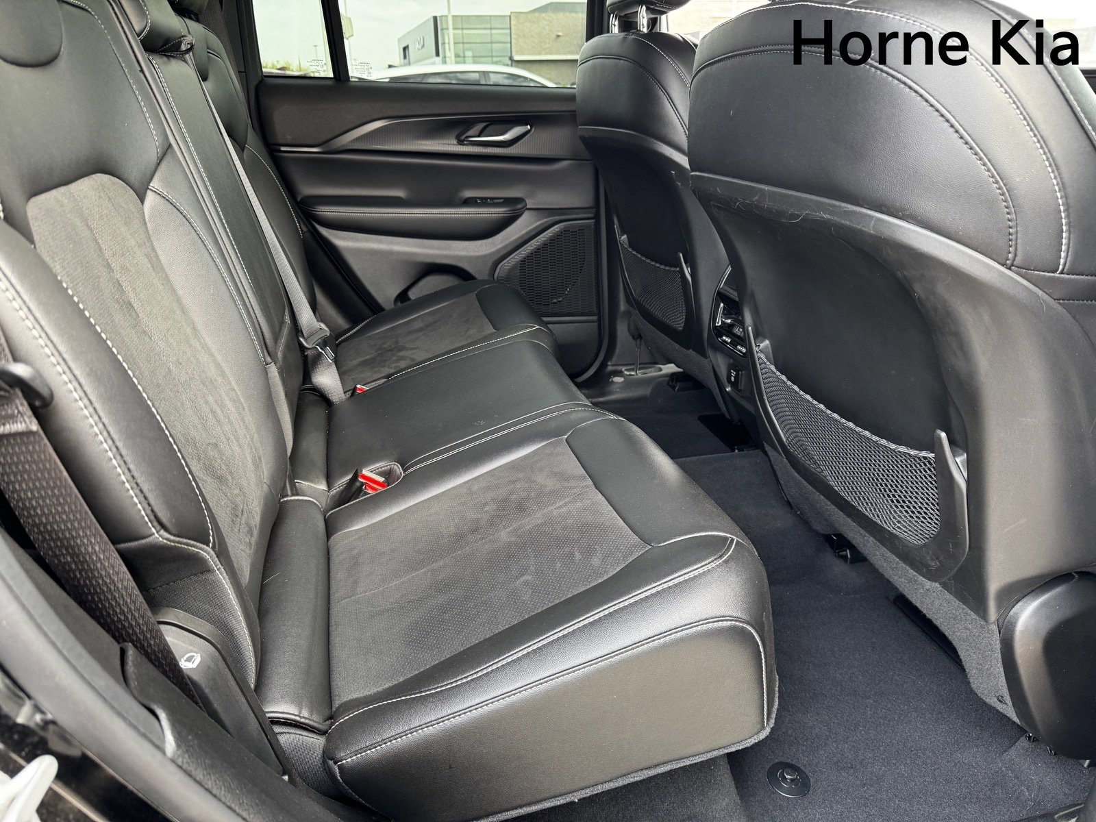 Used 2024 Jeep Grand Cherokee Altitude image 28