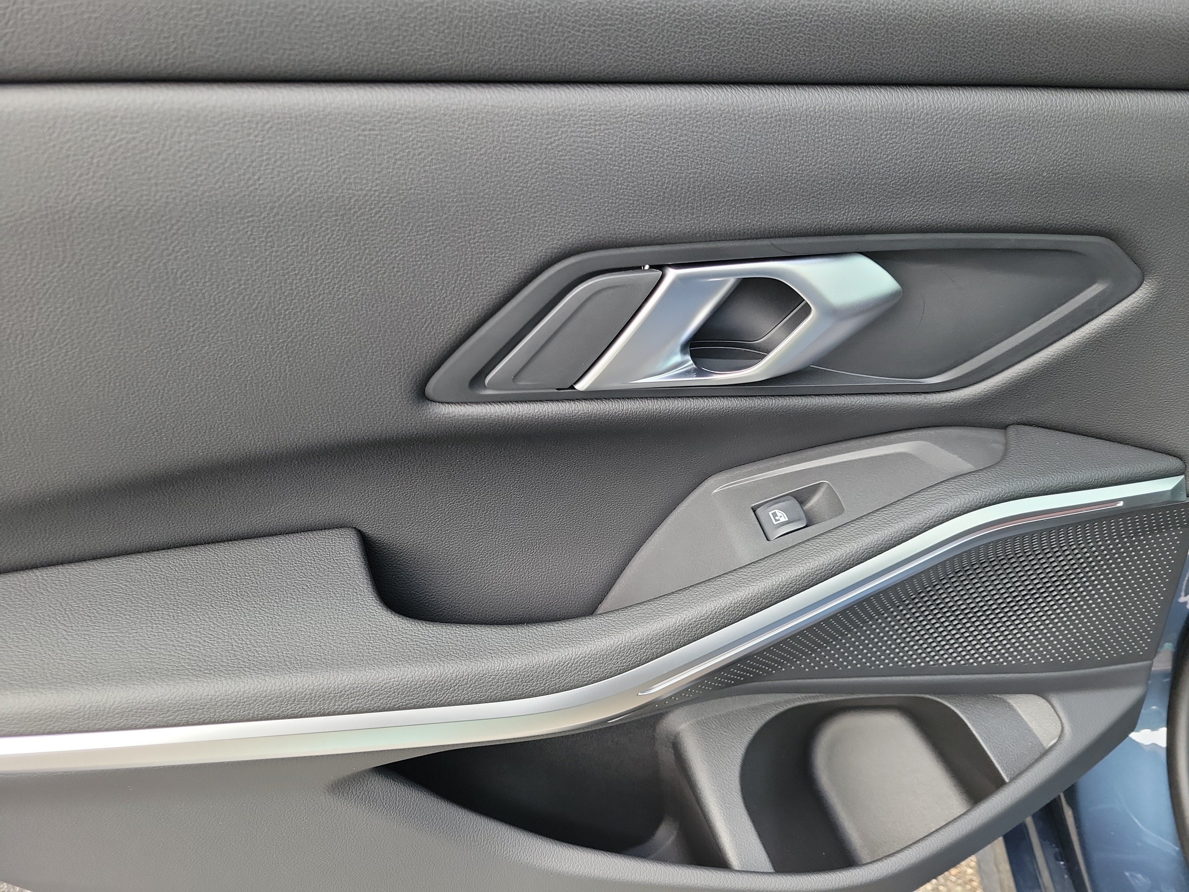 New 2026 BMW 330i Sedan w/ Premium Package RWD image 10