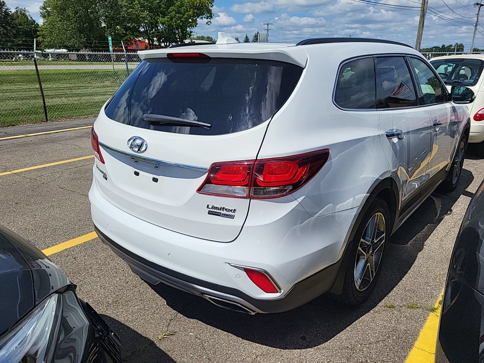Used 2019 Hyundai Santa Fe XL w/ Cargo Package AWD/4WD image 3