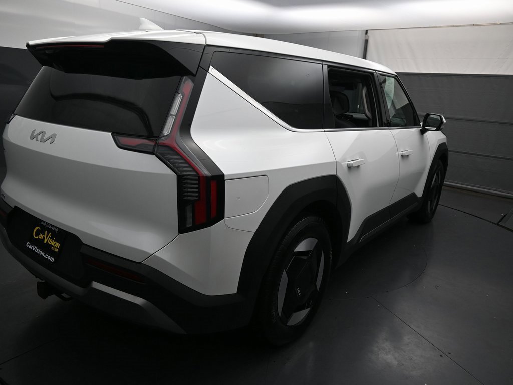 Used 2024 Kia EV9 Light image 13