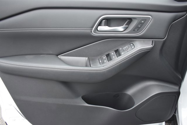 New 2026 Nissan Rogue Platinum w/ Platinum Premium Package image 11