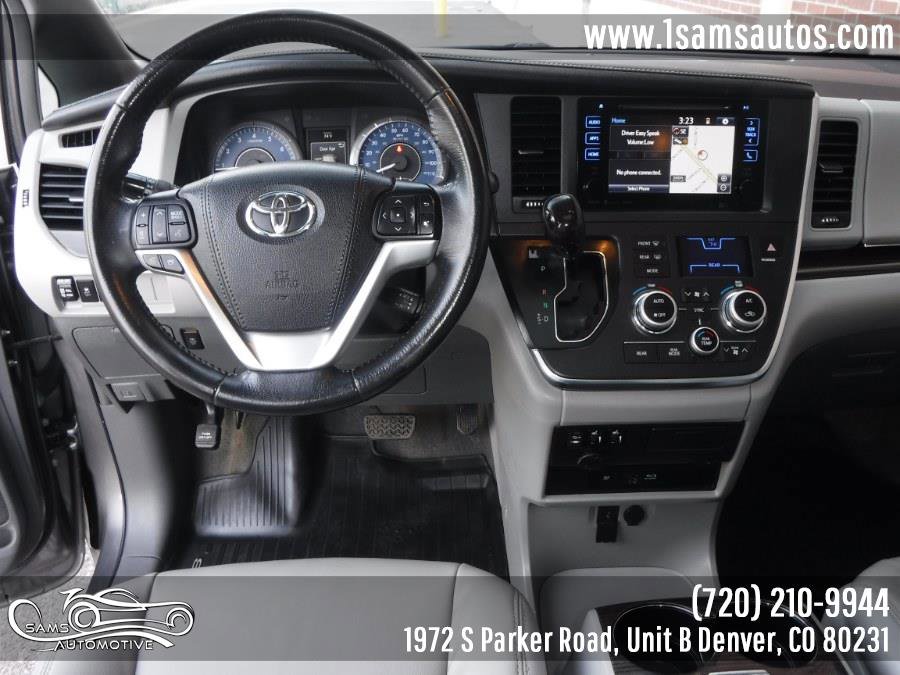 Used 2017 Toyota Sienna XLE Premium image 5