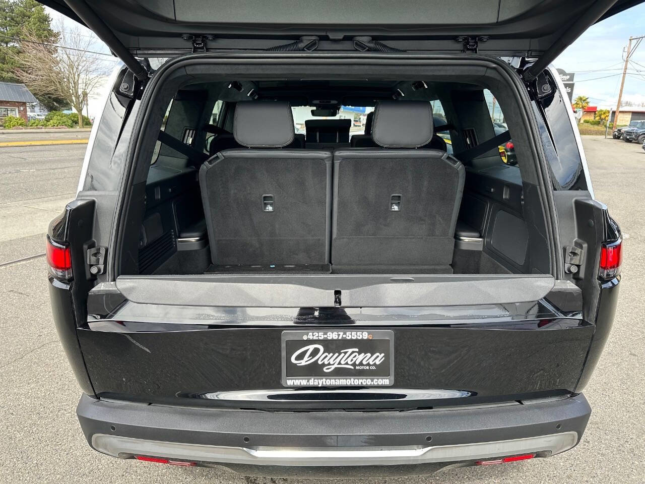 Used 2023 Rivian R1S Adventure image 7