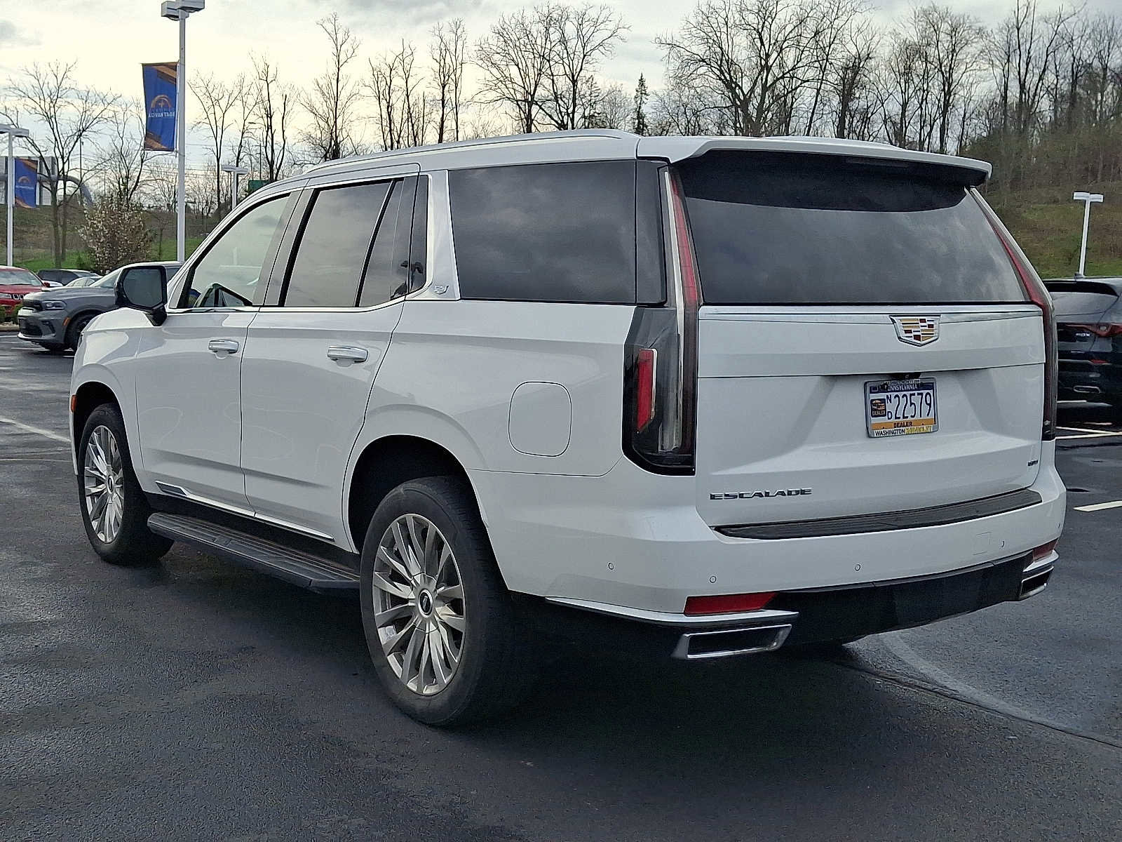 Used 2021 Cadillac Escalade Premium Luxury w/ Performance Package image 4