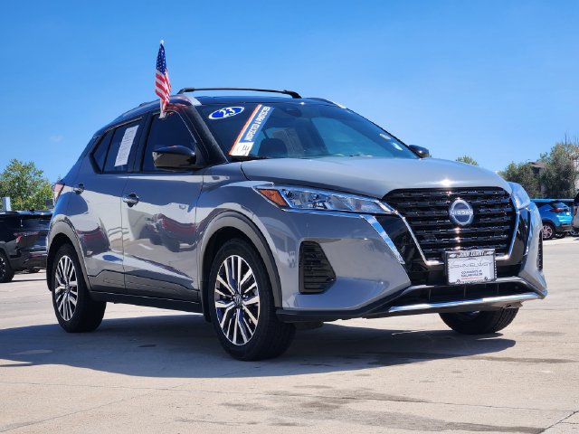 Used 2023 Nissan Kicks SV FWD image 3