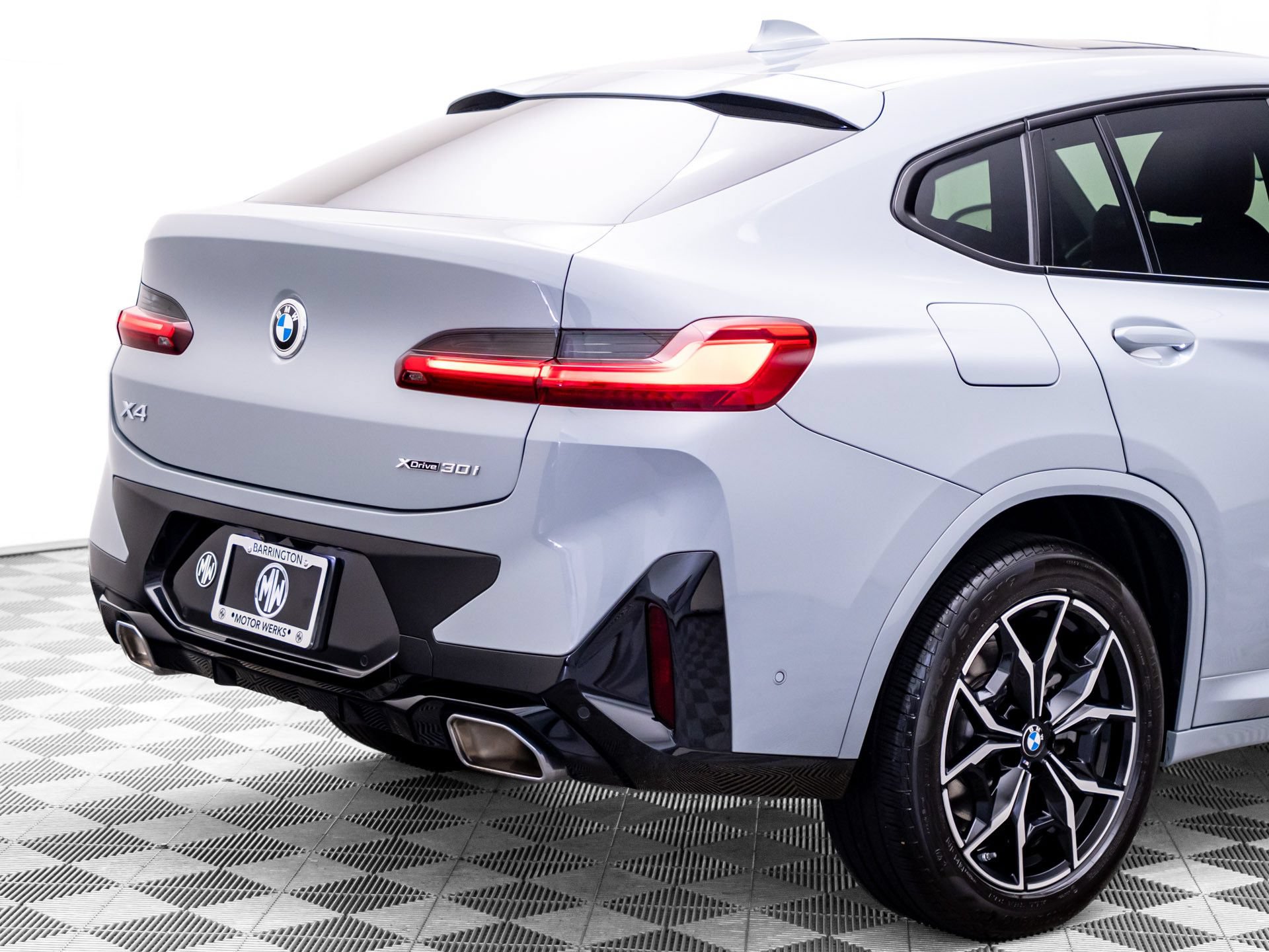 Used 2025 BMW X4 xDrive30i w/ Premium Package AWD/4WD image 36