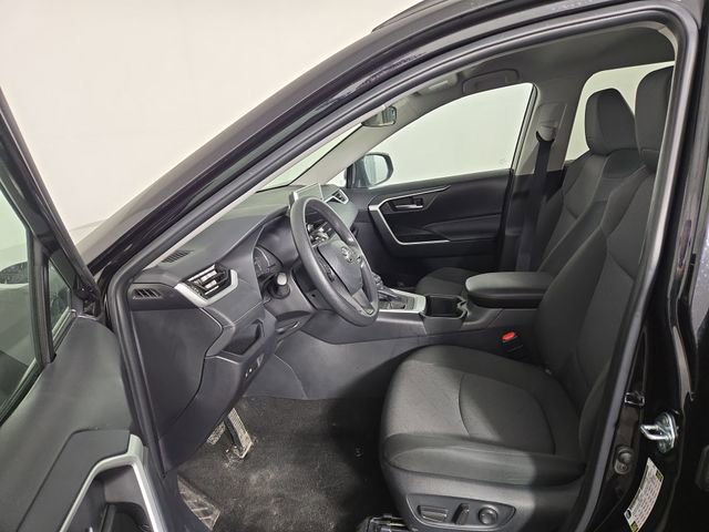 Used 2025 Toyota RAV4 XLE image 11