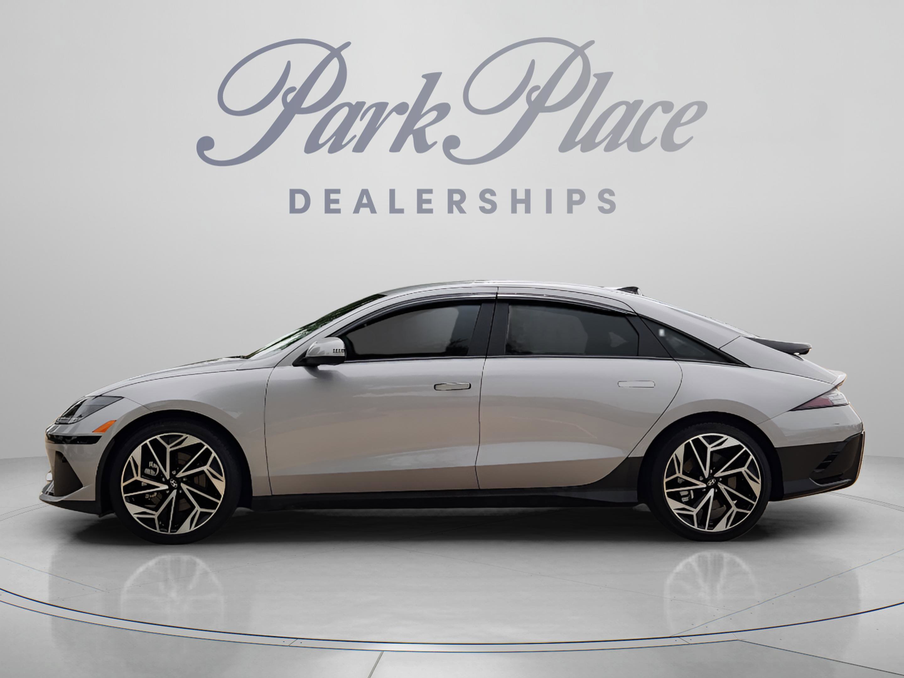 Used 2023 Hyundai Ioniq 6 SEL RWD image 2