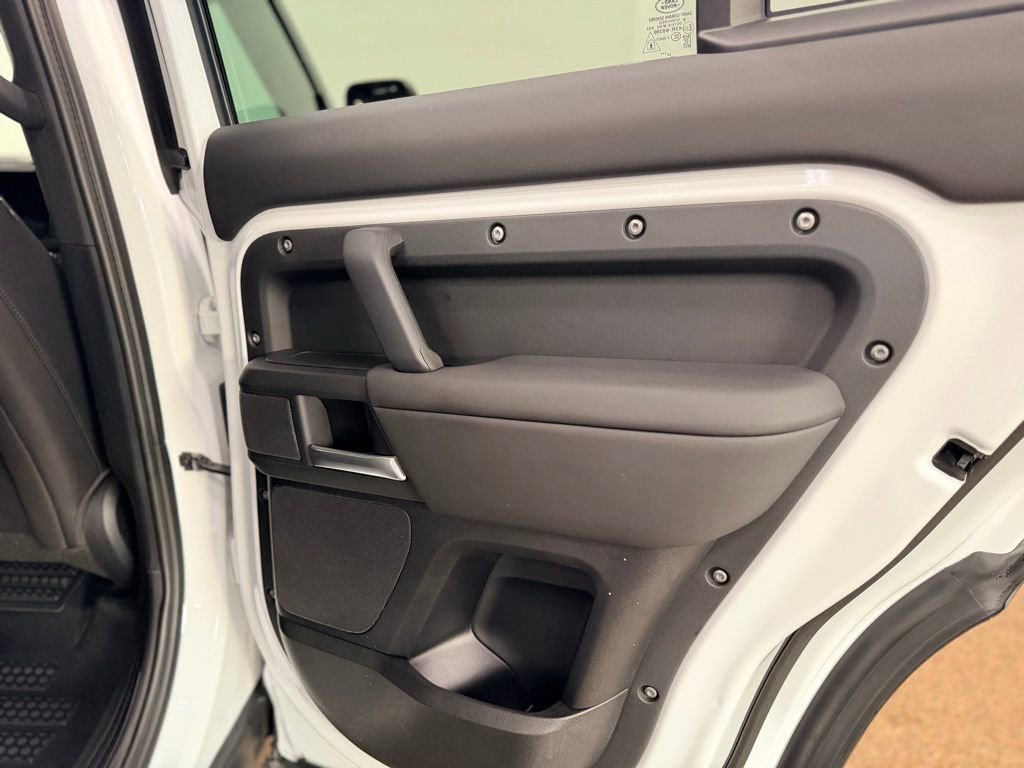 Used 2025 Land Rover Defender 110 S image 20
