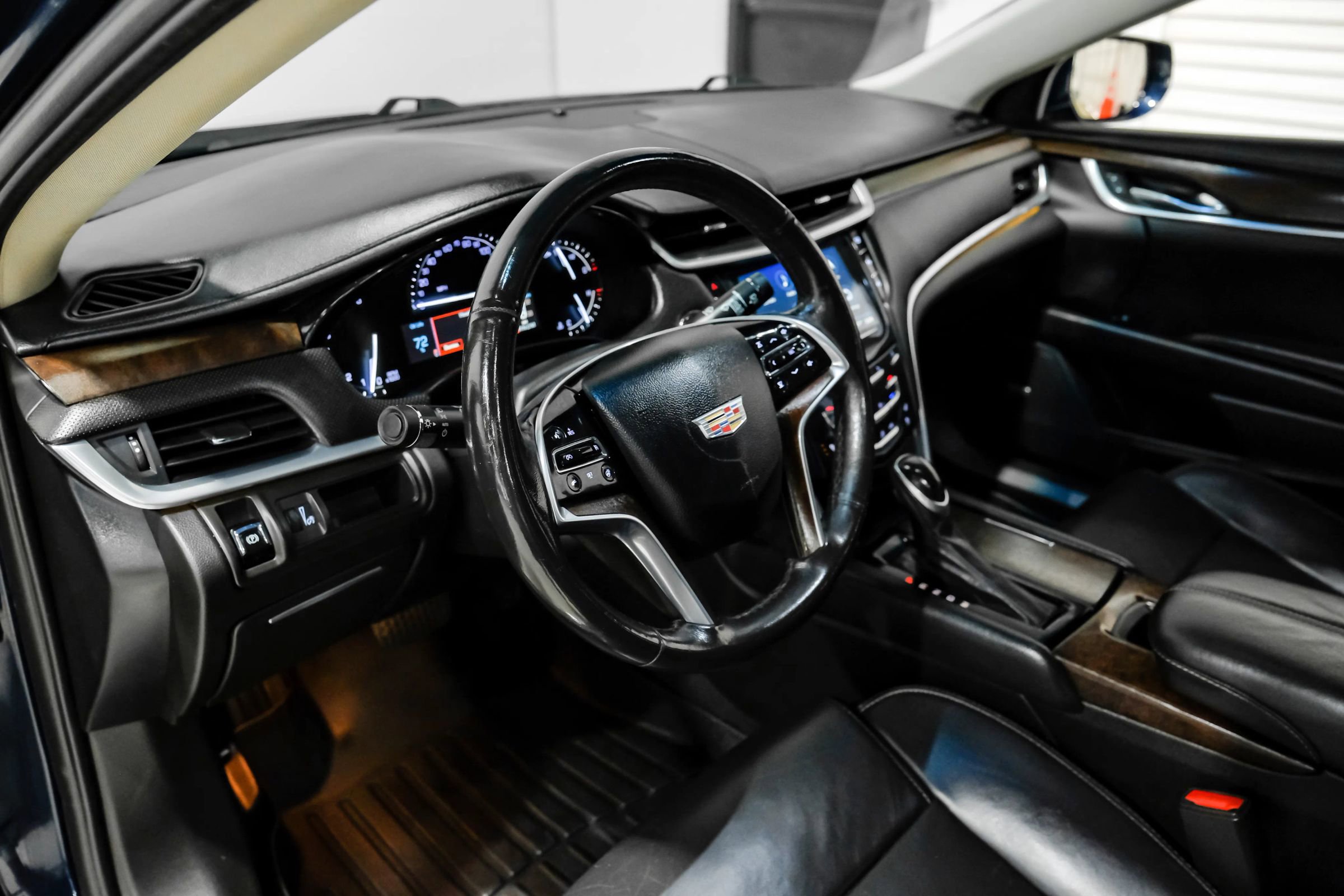 Used 2019 Cadillac XTS Luxury image 24