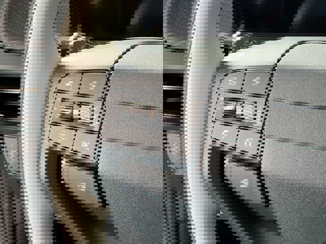 New 2025 Kia EV6 Wind image 17