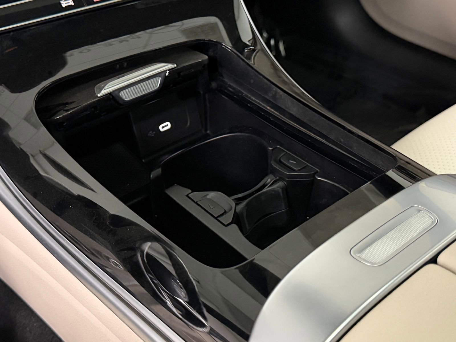 Certified 2022 Mercedes-Benz C 300 4MATIC Sedan image 34