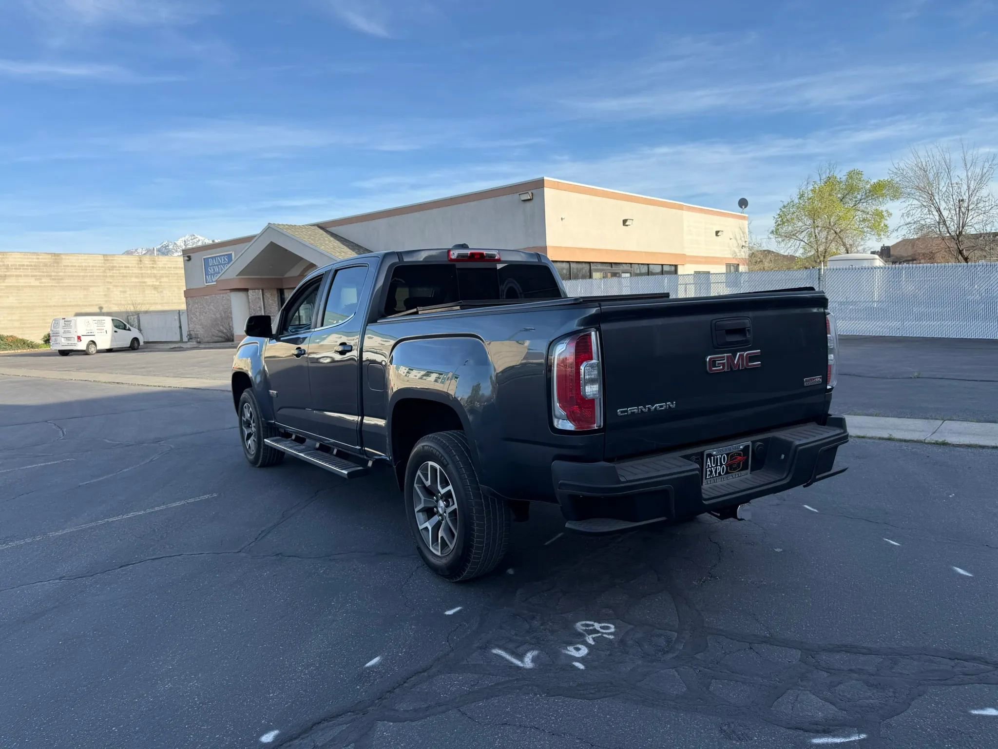 Used 2016 GMC Canyon SLE w/ All Terrain Package AWD/4WD image 7