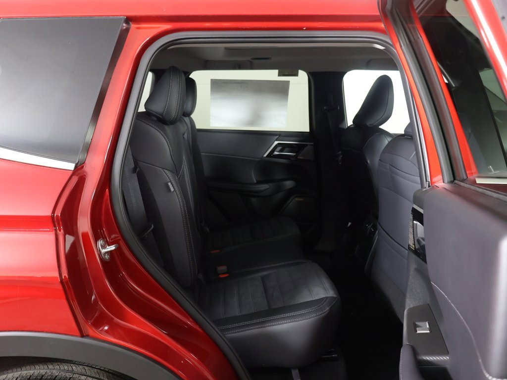 New 2026 Mitsubishi Outlander SE image 39