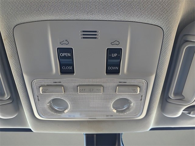 Used 2015 Toyota RAV4 Limited image 31