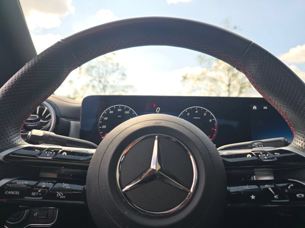 Used 2024 Mercedes-Benz CLA 250 4MATIC image 27