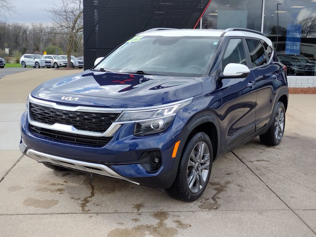 Used 2023 Kia Seltos S w/ Navigation Package