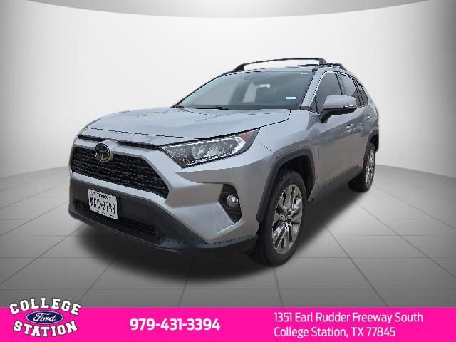 Used 2019 Toyota RAV4 XLE Premium FWD image 3
