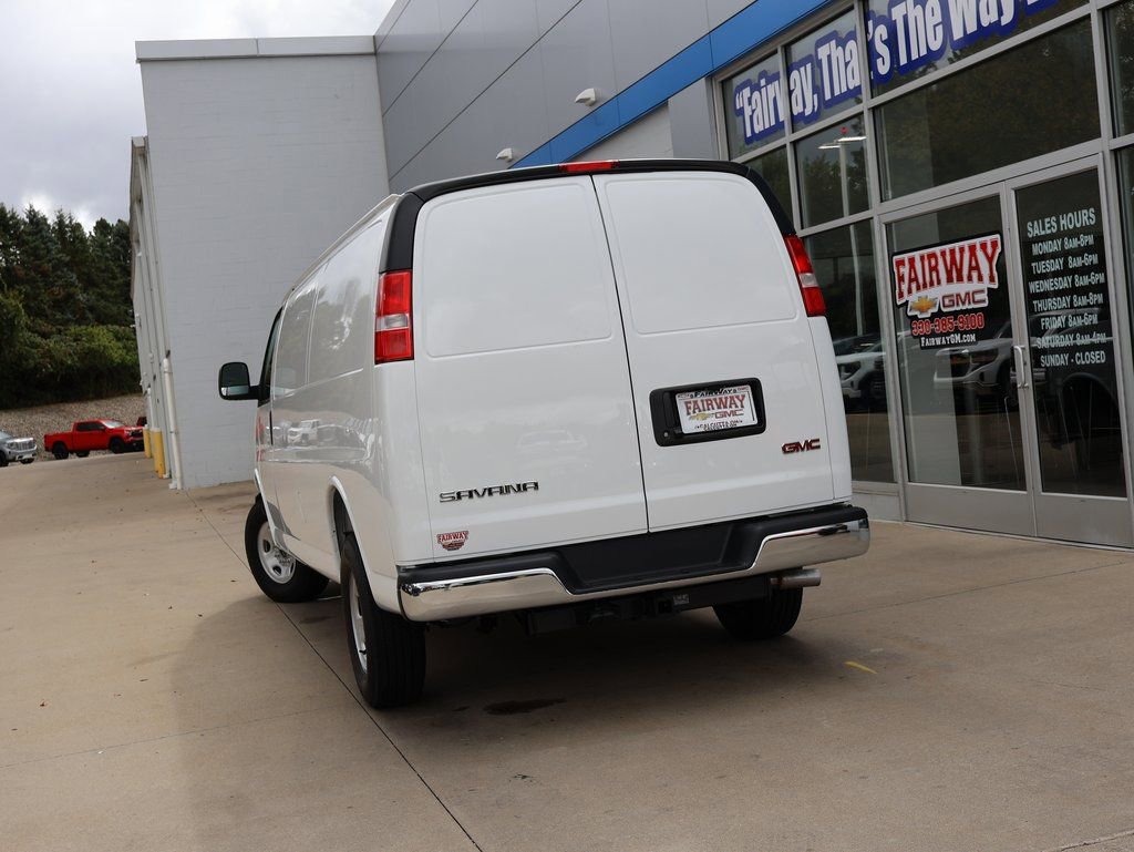 New 2025 GMC Savana 3500 Extended w/ Driver Convenience Package image 32