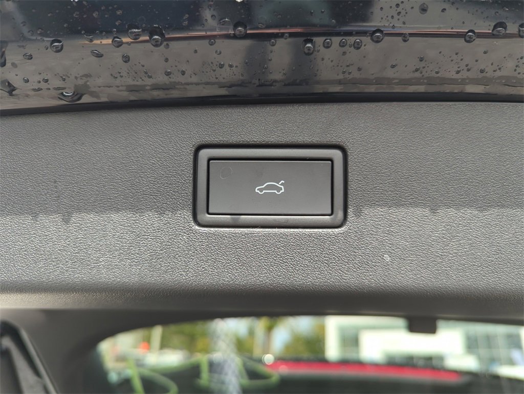 New 2026 Volkswagen Tiguan SE image 21