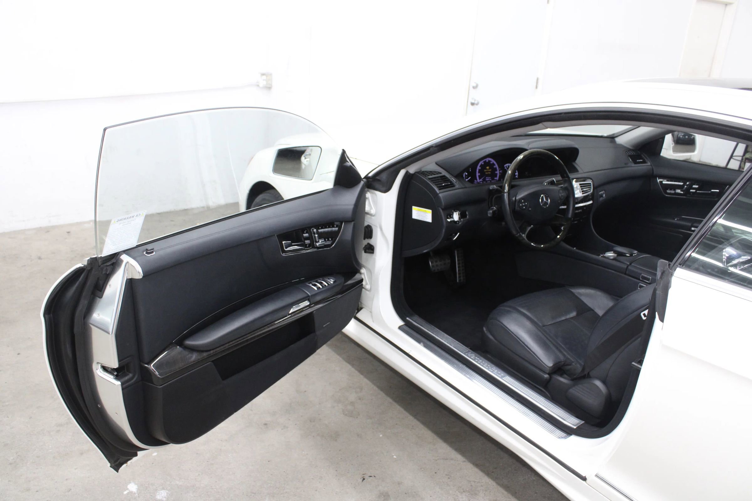 Used 2012 Mercedes-Benz CL 550 4MATIC image 8