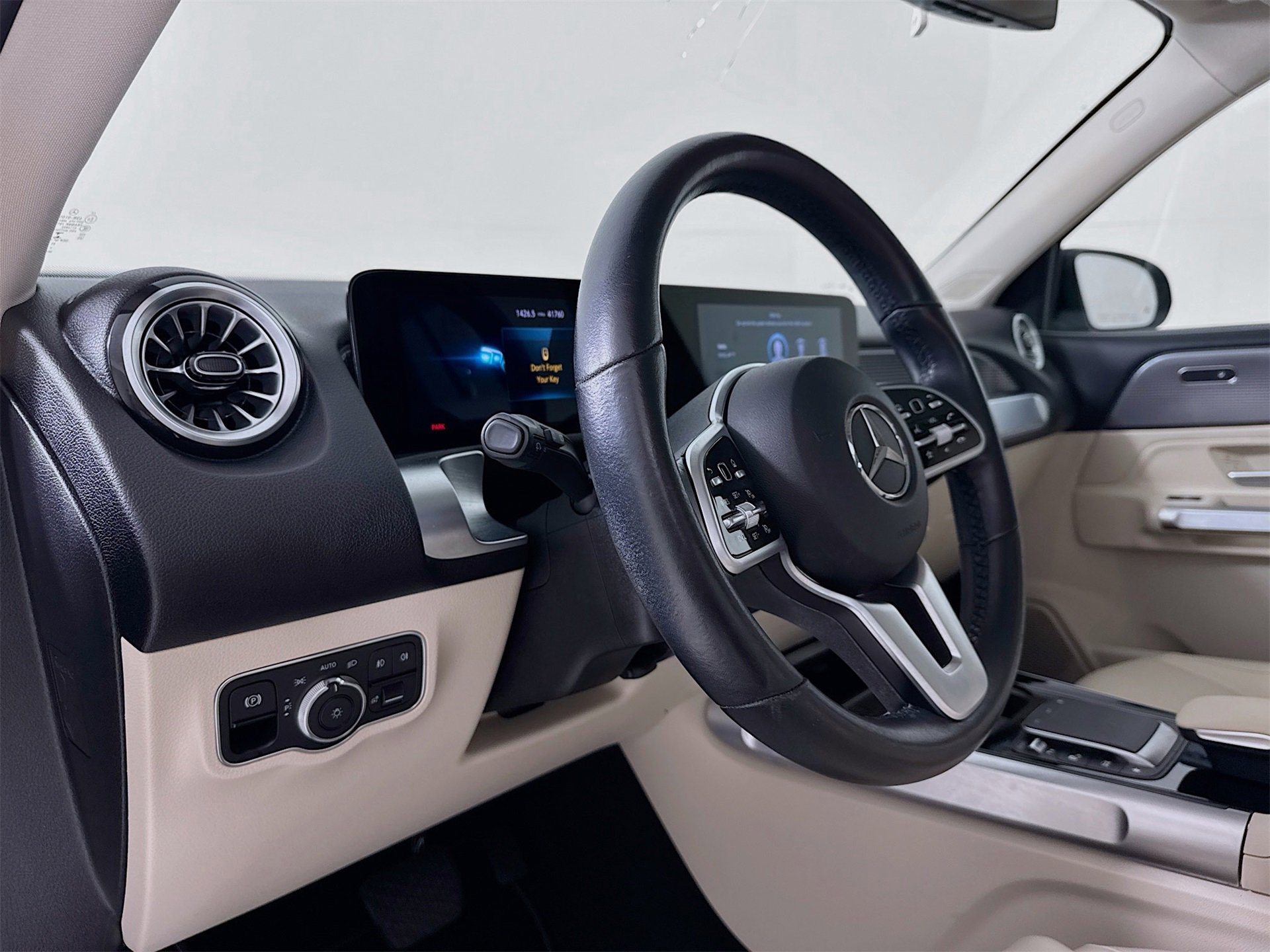 Certified 2022 Mercedes-Benz GLB 250 image 10