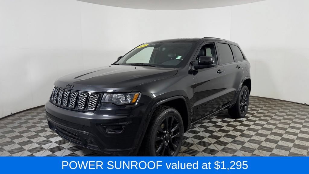 Used 2019 Jeep Grand Cherokee Altitude AWD/4WD image 3