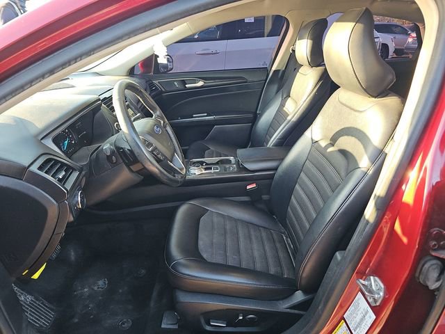 Used 2018 Ford Fusion SE w/ Equipment Group 201A FWD image 5