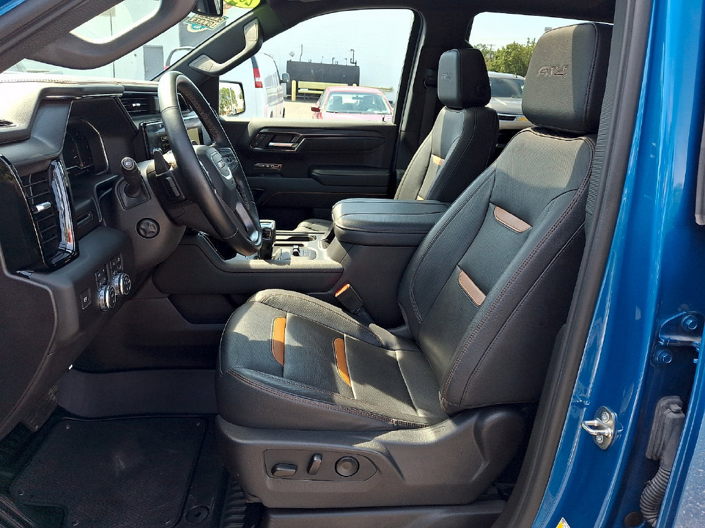 Used 2024 GMC Sierra 1500 AT4 w/ AT4 Premium Package AWD/4WD image 17