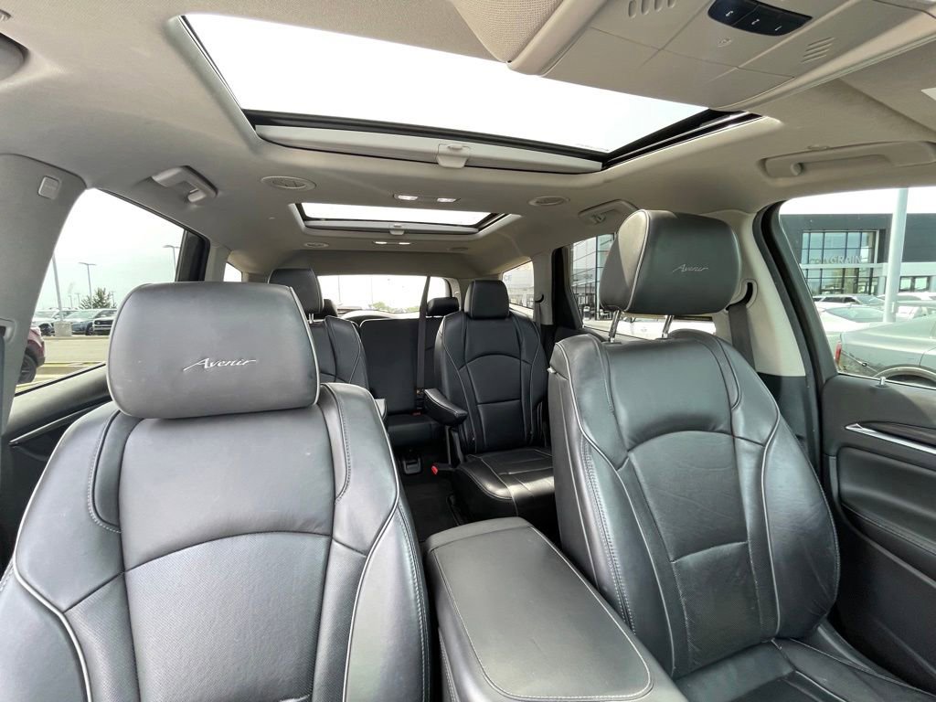Used 2019 Buick Enclave Avenir w/ Avenir Technology Package AWD/4WD image 27