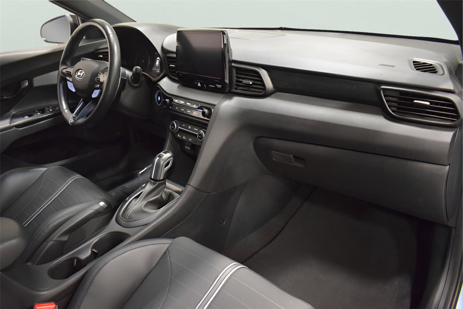 Used 2021 Hyundai Veloster N image 18
