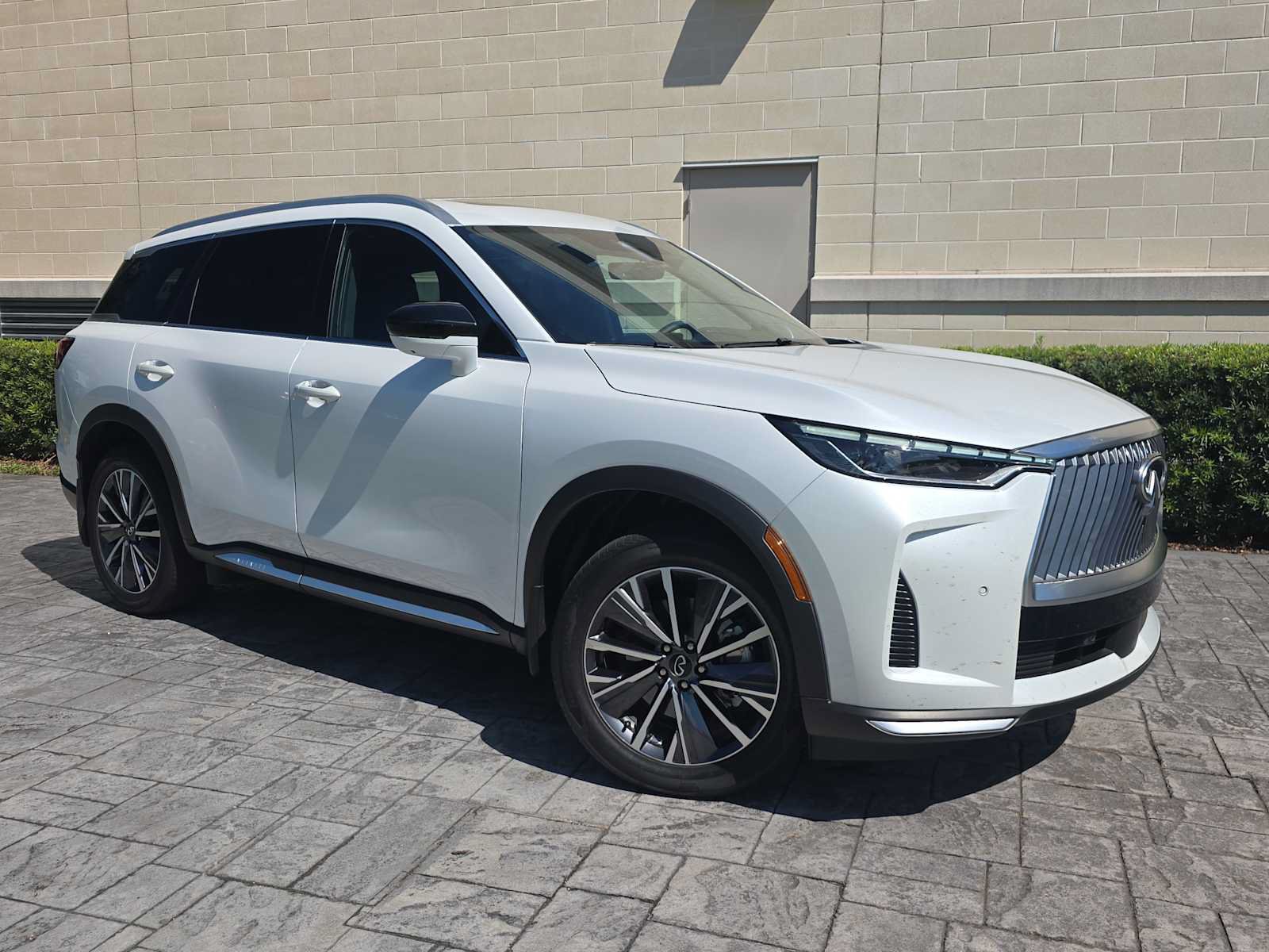 Certified 2026 INFINITI QX60 Luxe w/ Cargo Package FWD image 27