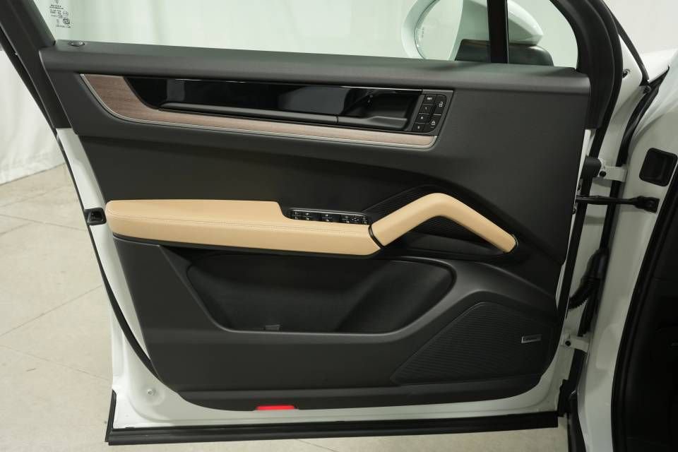 New 2026 Porsche Cayenne AWD/4WD image 25