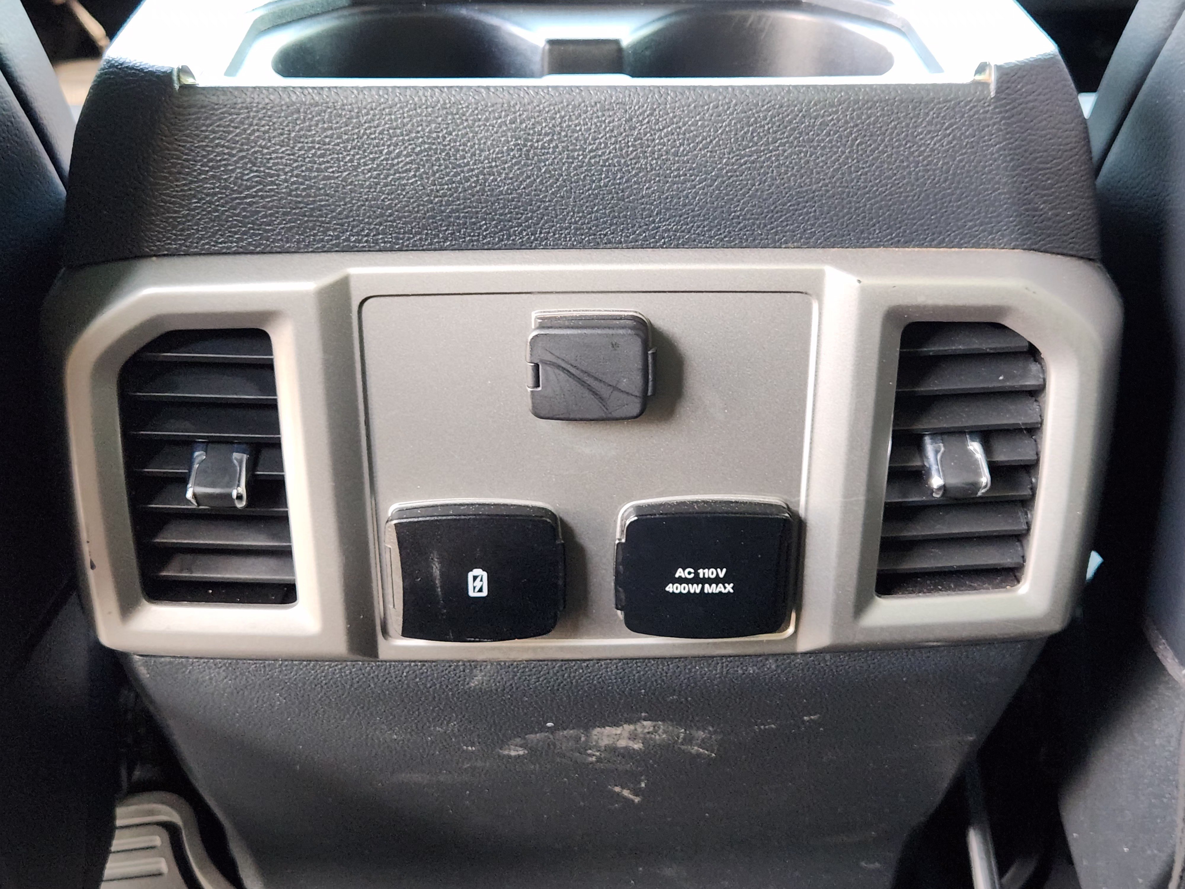 Used 2022 Ford F350 Lariat w/ Tremor Off-Road Package AWD/4WD image 31