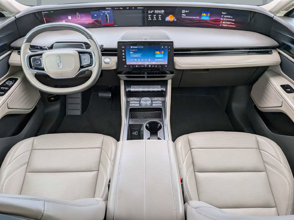 Used 2024 Lincoln Nautilus Premier AWD/4WD image 22