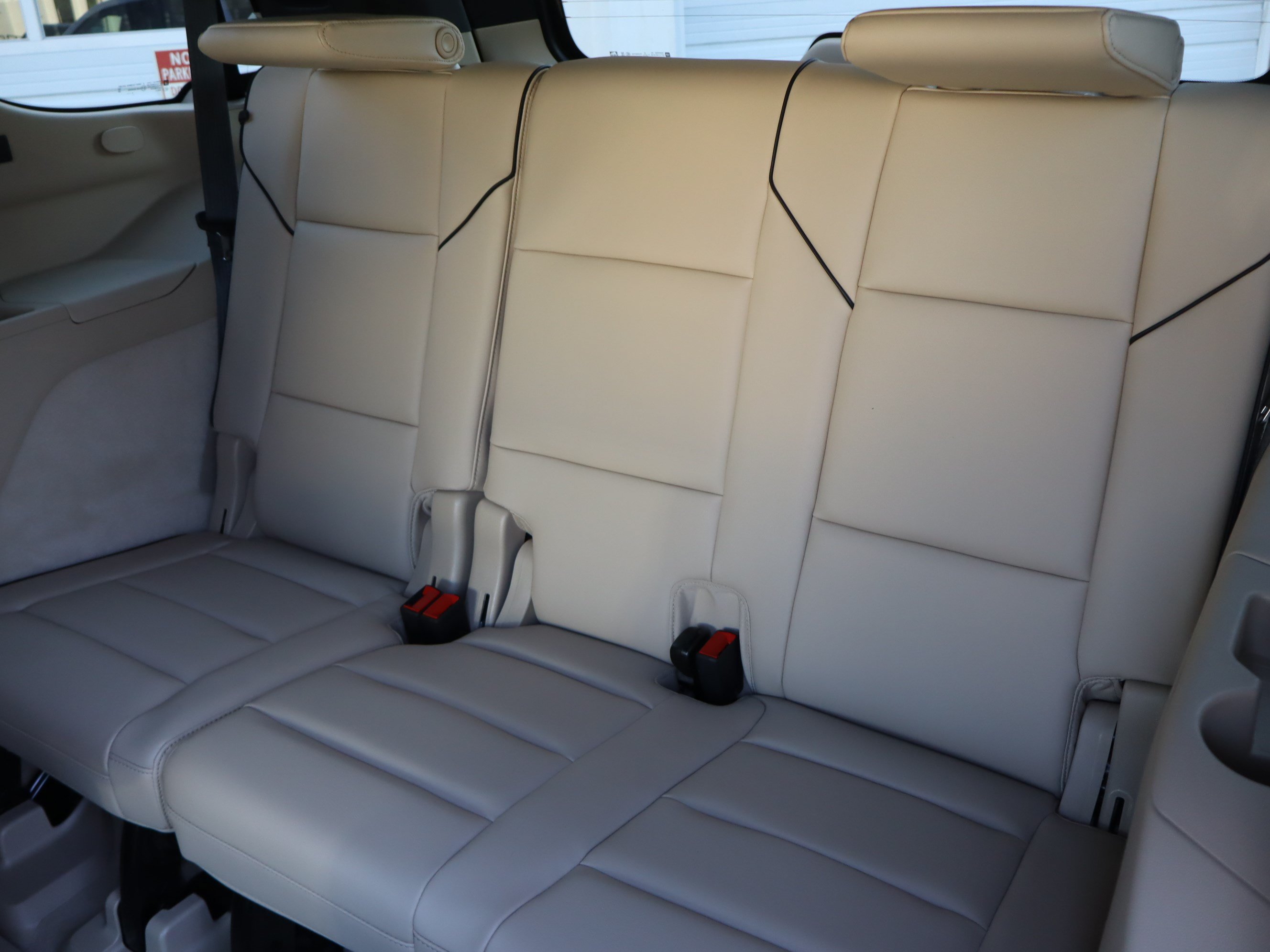 Used 2023 Cadillac Escalade Premium Luxury w/ Performance Package AWD/4WD image 37